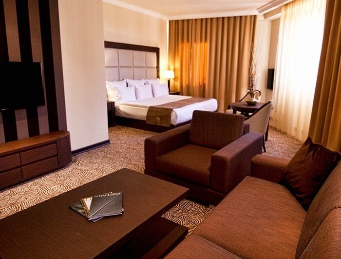 corner-studio-3 SGL DBL